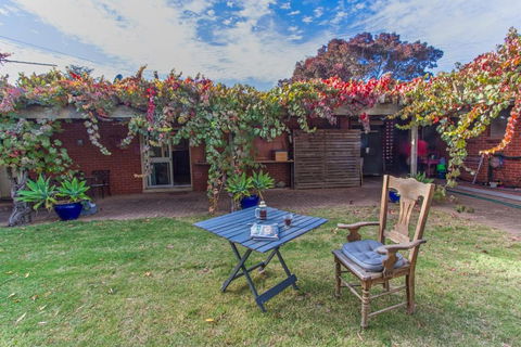 Quilters Studio - Geraldton Accommodation 2