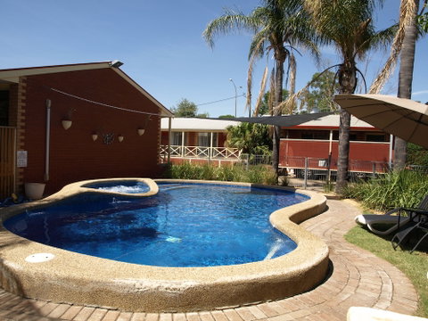 Old Coach Motor Inn - Geraldton Accommodation 2