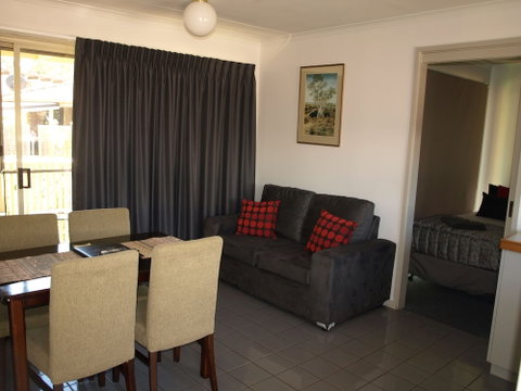 Old Coach Motor Inn - Geraldton Accommodation 4