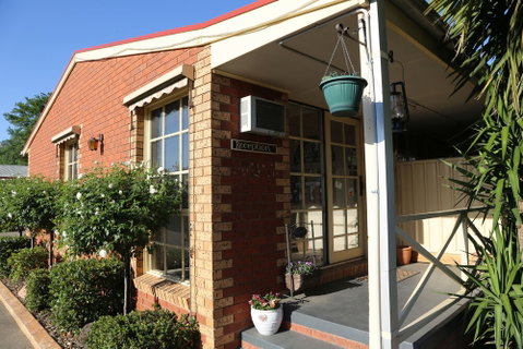 Old Coach Motor Inn - Geraldton Accommodation 0