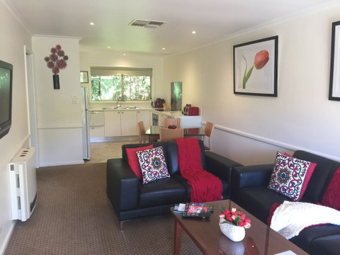 Chestnut Tree Holiday Apartments - Geraldton Accommodation 5