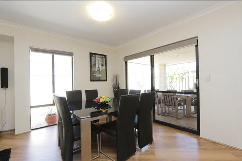 Jarelle House - Geraldton Accommodation 1
