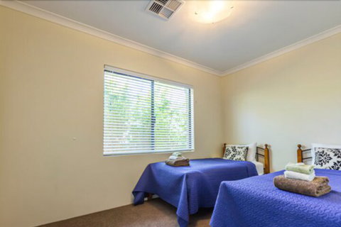 Jarelle House - Geraldton Accommodation 3