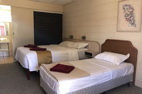 Inland Oasis Motel - Geraldton Accommodation 3