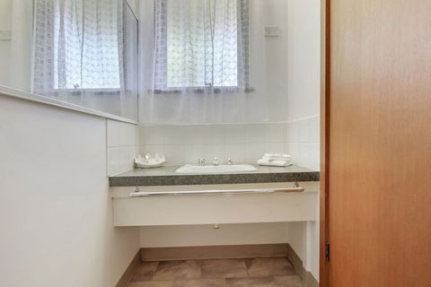 Sandpiper Holiday Apartments - Geraldton Accommodation 5
