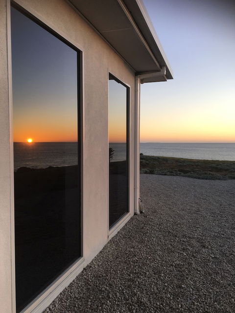 Saltwater Sunrise - Geraldton Accommodation 3