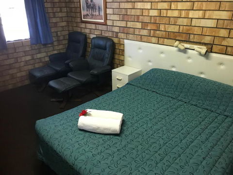 Miles Outback Motel - Geraldton Accommodation 4