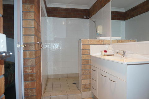Miles Outback Motel - Geraldton Accommodation 3