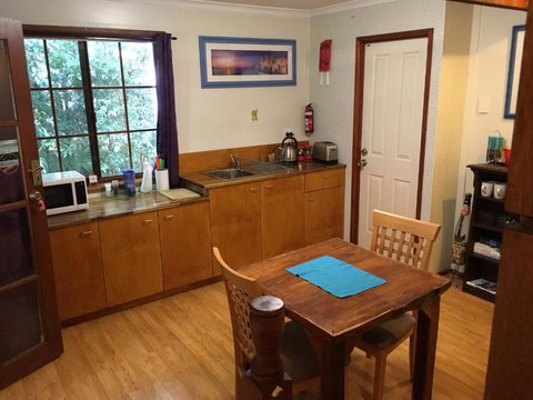 Dancing Waters Cottage - Geraldton Accommodation 5