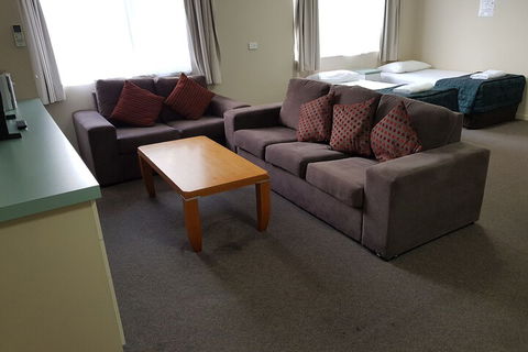 Earls Court Motor Inn - Geraldton Accommodation 4