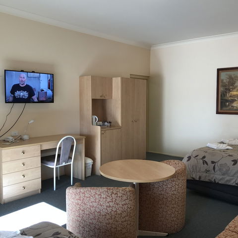 Country Gardens Motor Inn - Geraldton Accommodation 4