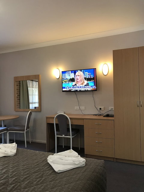 Country Gardens Motor Inn - Geraldton Accommodation 3