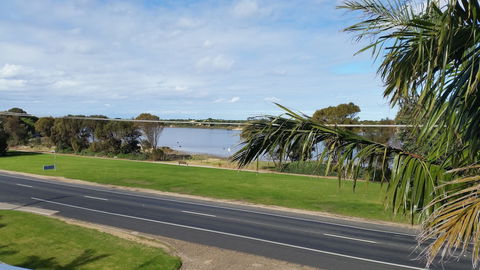 Ultimate Holiday Apartments - Geraldton Accommodation 3