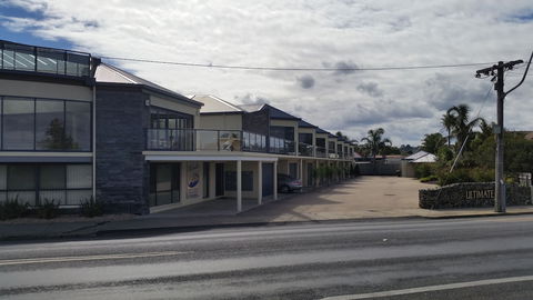 Ultimate Holiday Apartments - Geraldton Accommodation 0