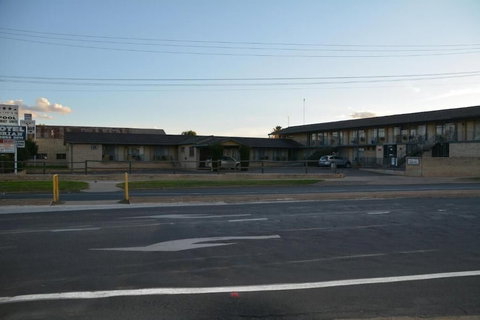 Adrian Motel - Geraldton Accommodation 2