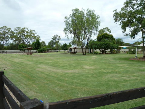 Chinchilla Tourist Park - Geraldton Accommodation 4