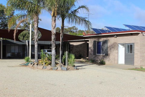 Thomas Lodge Motel - Geraldton Accommodation 5