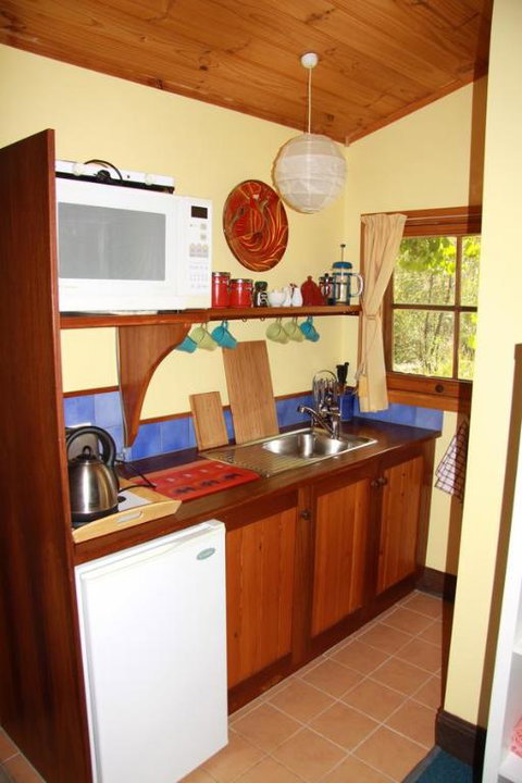 Candlebark Retreat - Geraldton Accommodation 2