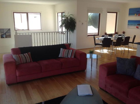 Townhouse Chapel Street - Geraldton Accommodation 2