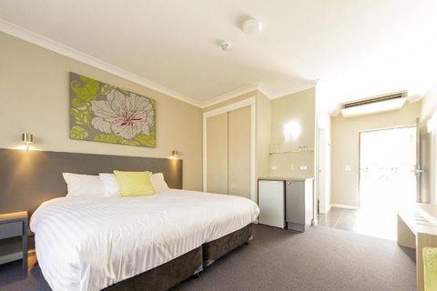 Cowra Services Club Motel - Geraldton Accommodation 3