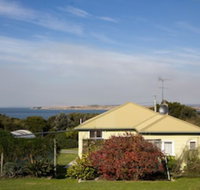 Lady Barron Holiday Home - Geraldton Accommodation