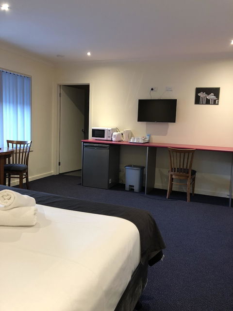 Lakeside Motel Waterfront - Geraldton Accommodation 2