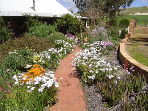 Hillside Country Retreat - Geraldton Accommodation 1