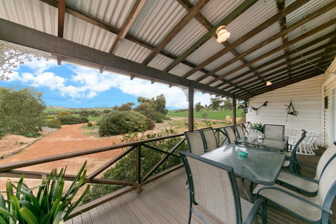 Hillside Country Retreat - Geraldton Accommodation 6