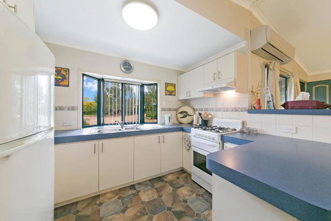 Hillside Country Retreat - Geraldton Accommodation 4