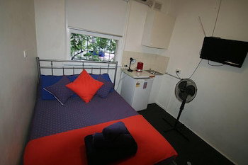 Zing Backpackers - Geraldton Accommodation 1