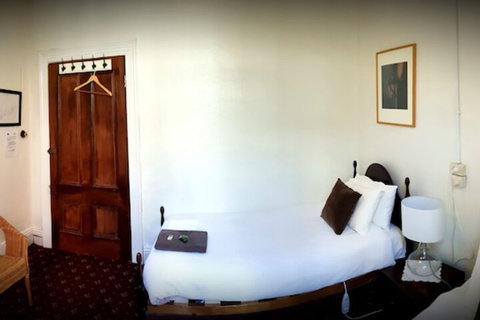 Corner Hotel Alexandra - Geraldton Accommodation 1