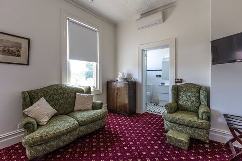 Corner Hotel Alexandra - Geraldton Accommodation 6