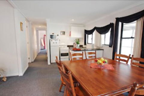 Serenity Grove - Geraldton Accommodation 3