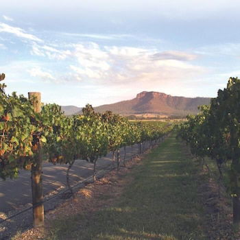 Nightingale Luxury Villas - Geraldton Accommodation 0