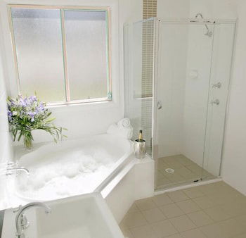 Nightingale Luxury Villas - Geraldton Accommodation 5