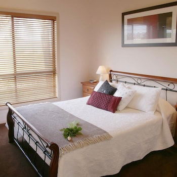 Nightingale Luxury Villas - Geraldton Accommodation 6