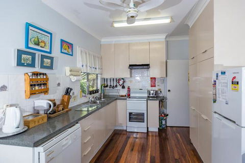 Boonah Hilltop Cottage - Geraldton Accommodation 1