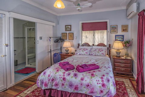 Boonah Hilltop Cottage - Geraldton Accommodation 0