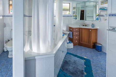 Boonah Hilltop Cottage - Geraldton Accommodation 4