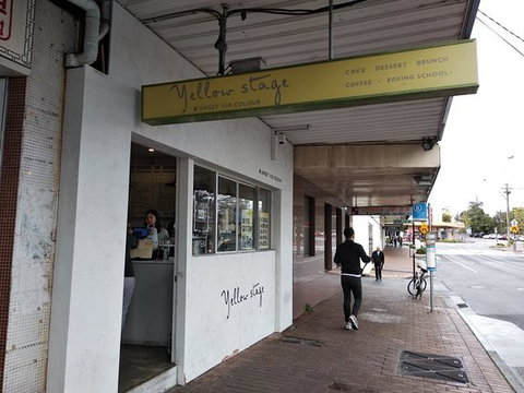 Yellow Stage - Geraldton Accommodation 0