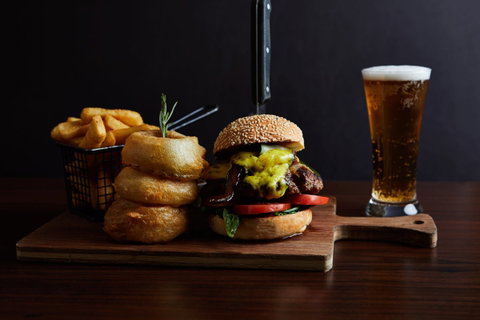 Echuca Curry Club - Geraldton Accommodation 0