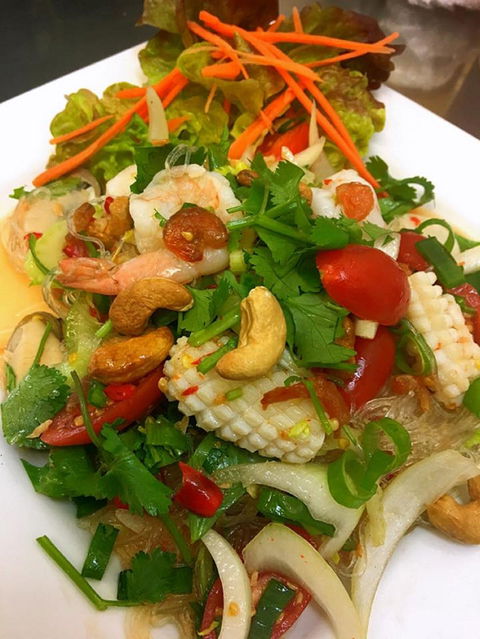 S & T Thai Gourmet Cafe - Geraldton Accommodation 0