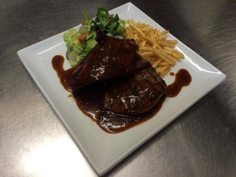 Isabelle’s Wood Fired Oven Pizzeria - Geraldton Accommodation 0