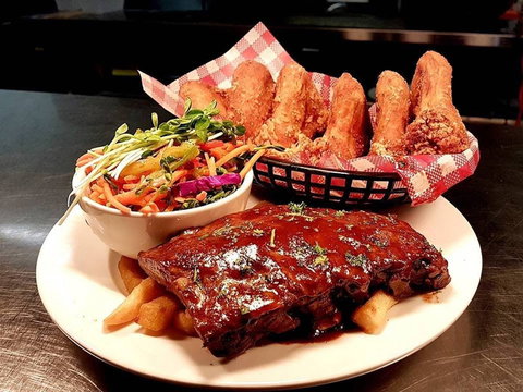 Iron Horse Inn - Warners Bay - Geraldton Accommodation 0