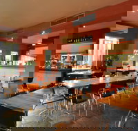 Waves Cafe Bar and Restaurant - Geraldton Accommodation