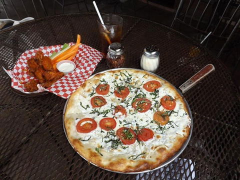 Al Capone's Pizzeria - Keilor East - Geraldton Accommodation 0