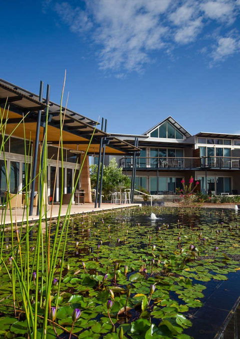 Mantarays Bar Restaurant - Geraldton Accommodation 0