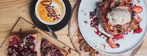 Dizy's - Geraldton Accommodation 1