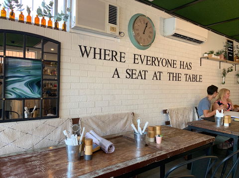 Oikos Cafe Ipswich - Geraldton Accommodation 2