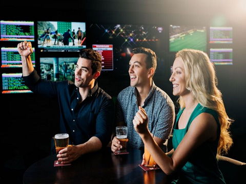 Steelers Leagues Club - Geraldton Accommodation 1